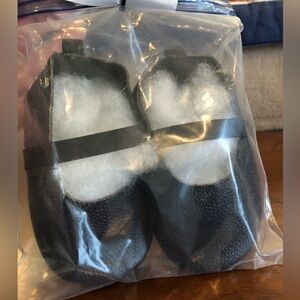 NEW LEATHER black Mary Jane dress shoes size 5